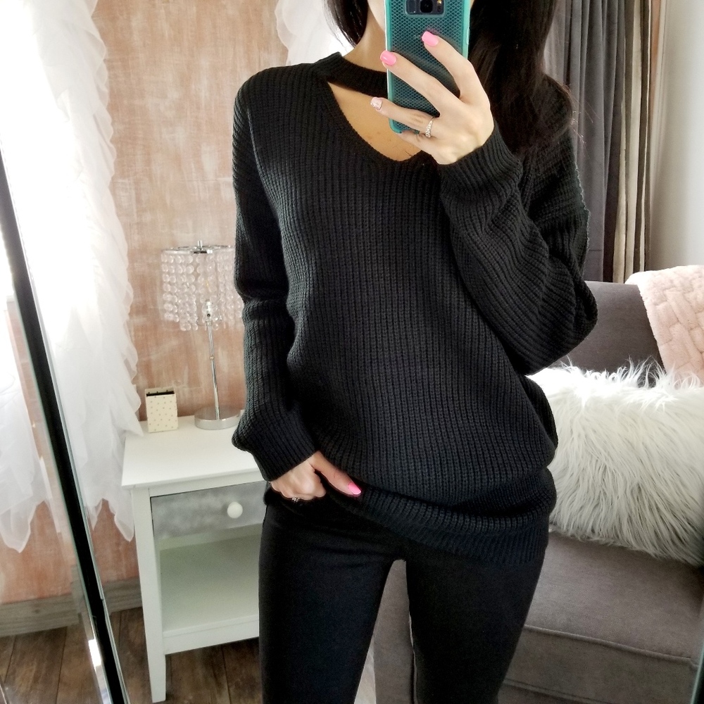 Black Sweater Tunic Top Keyhole Cut Out Top - Picture 4 of 7